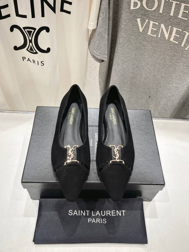 高版本出厂 Saint Laurent 圣罗兰ysl 24Ss早秋大热全新平底单鞋！ 经典cassander复古logo搭配野性自由高雅性感并存，收男也收女的y